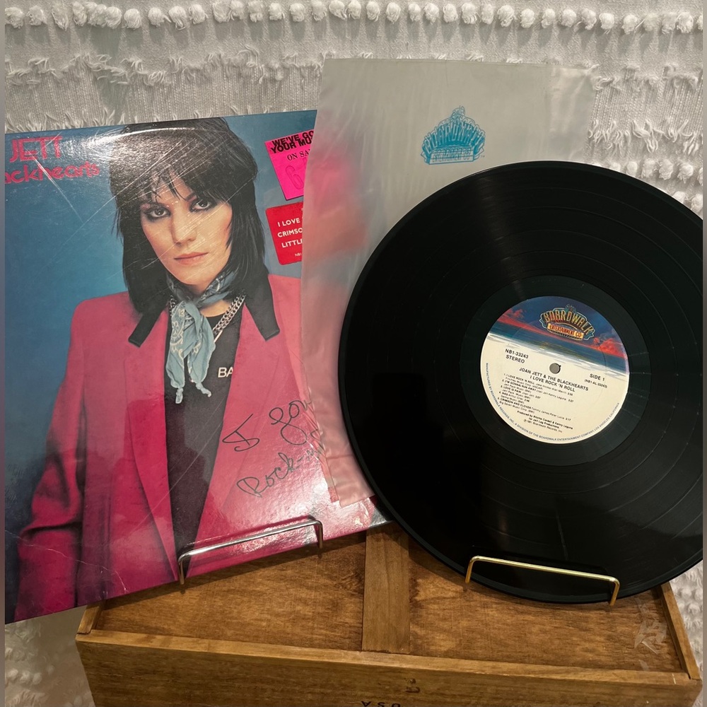 Joan Jett “I Love Rock and Roll” vintage album with plastic still on cover 1980s